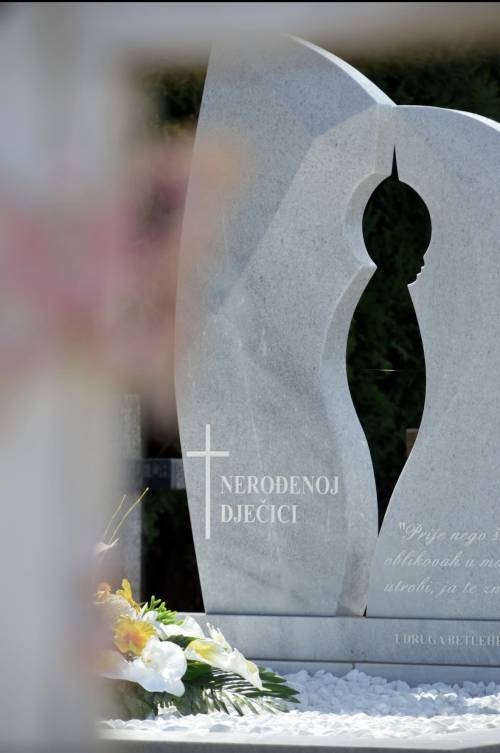 Grobnica Đakovo